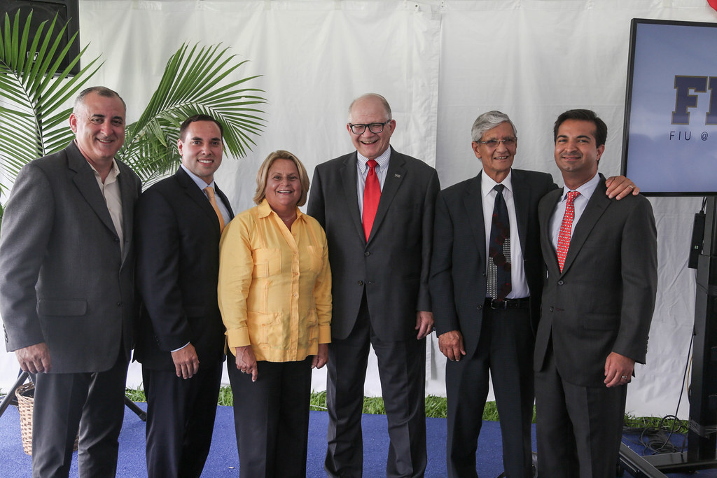 U.S. Rep. Ileana Ros-Lehtinen poses with FIU President Mark B. Rosenberg and others